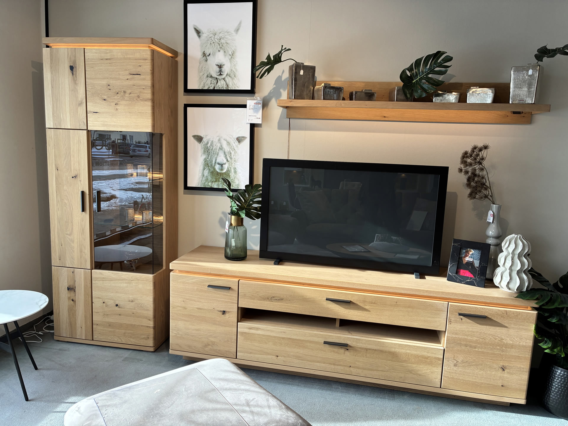 Massivholzwand MARSEILLE in Balkeneiche Bianco