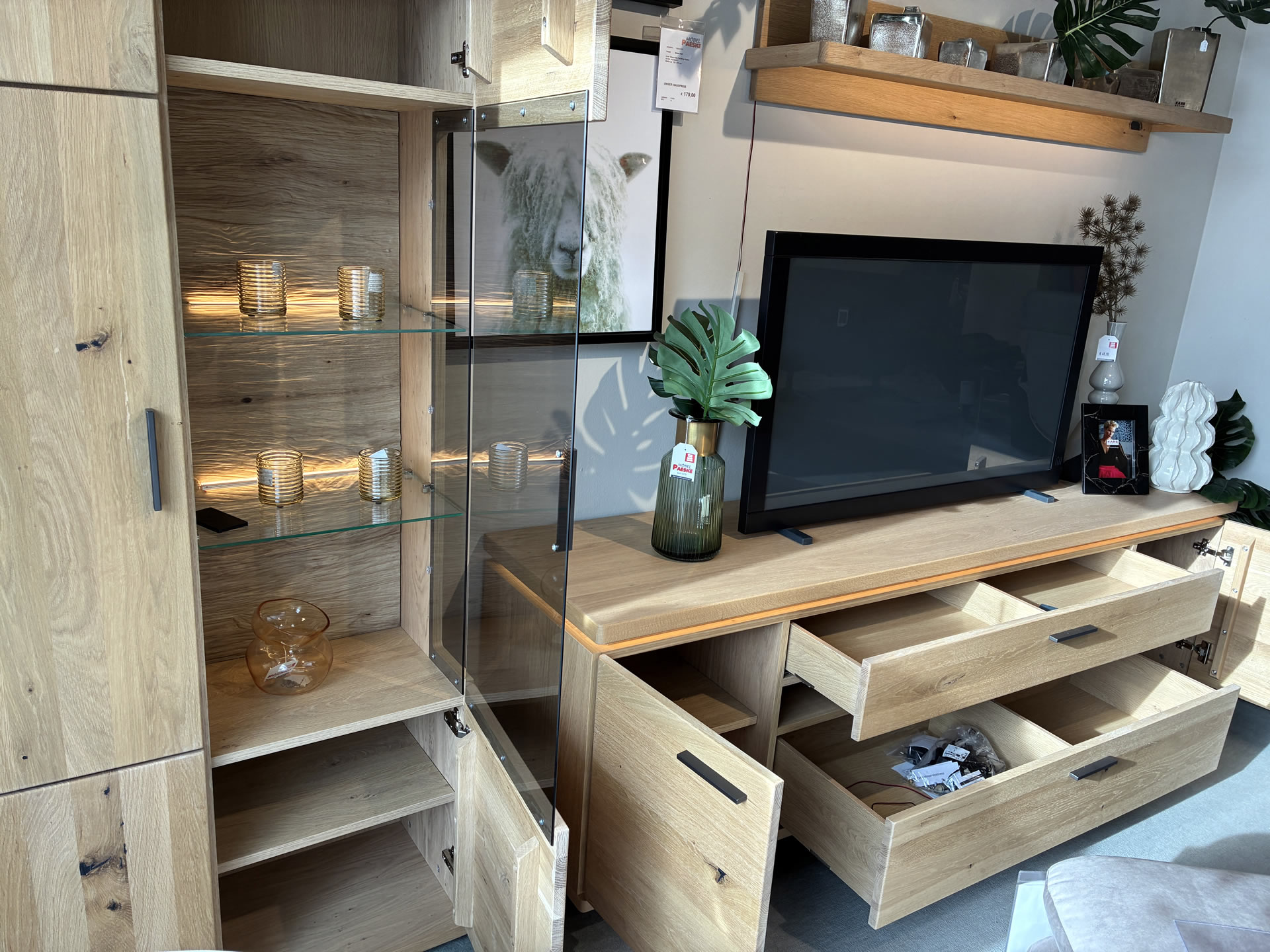 Massivholzwand MARSEILLE in Balkeneiche Bianco