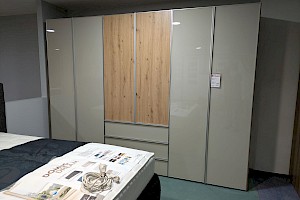 Kleiderschrank